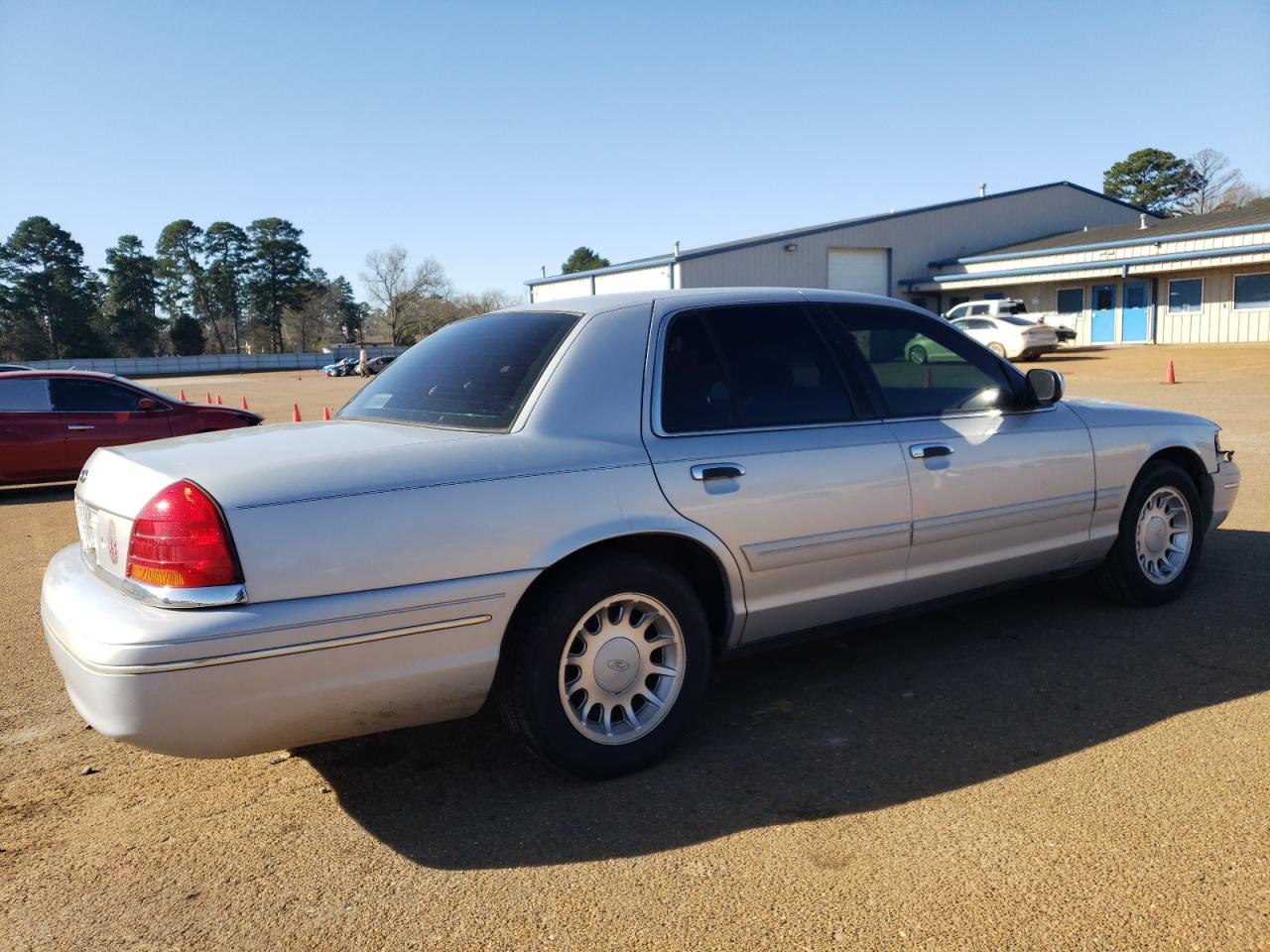 2000 Ford Crown Victoria - Image 3
