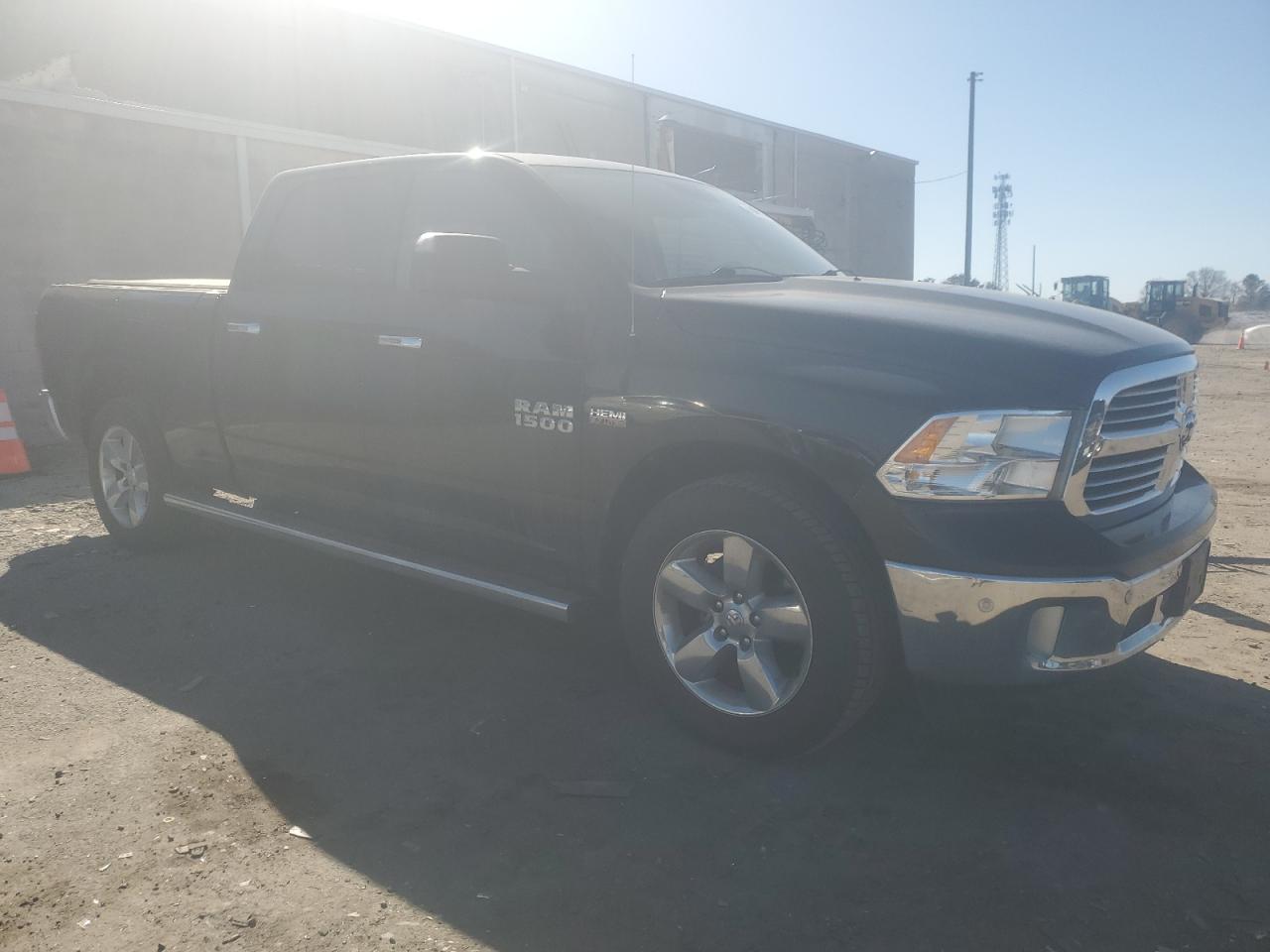 2016 RAM 1500 - Image 4