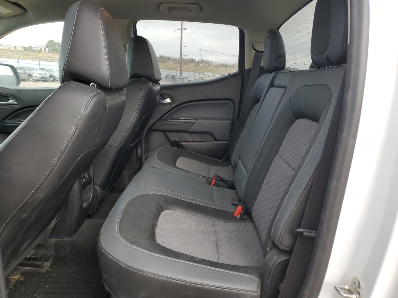2015 Chevrolet Colorado - Image 11
