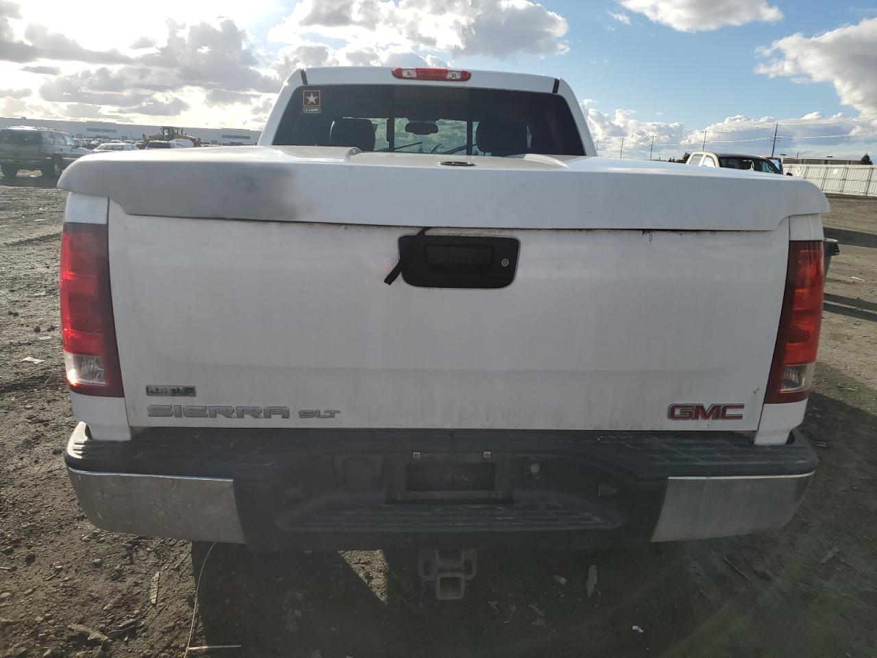 2010 GMC Sierra - Image 6