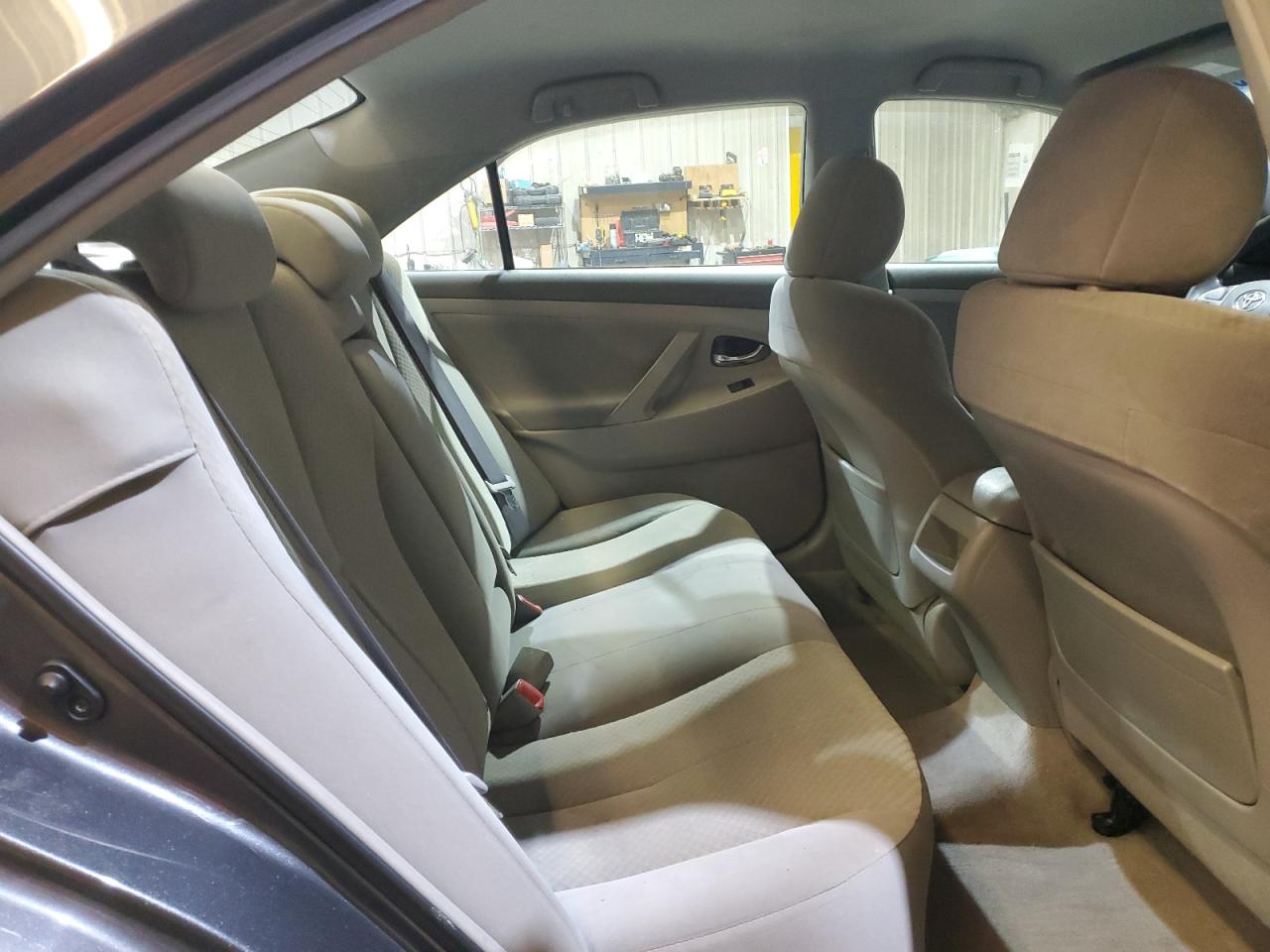 2009 Toyota Camry - Image 10