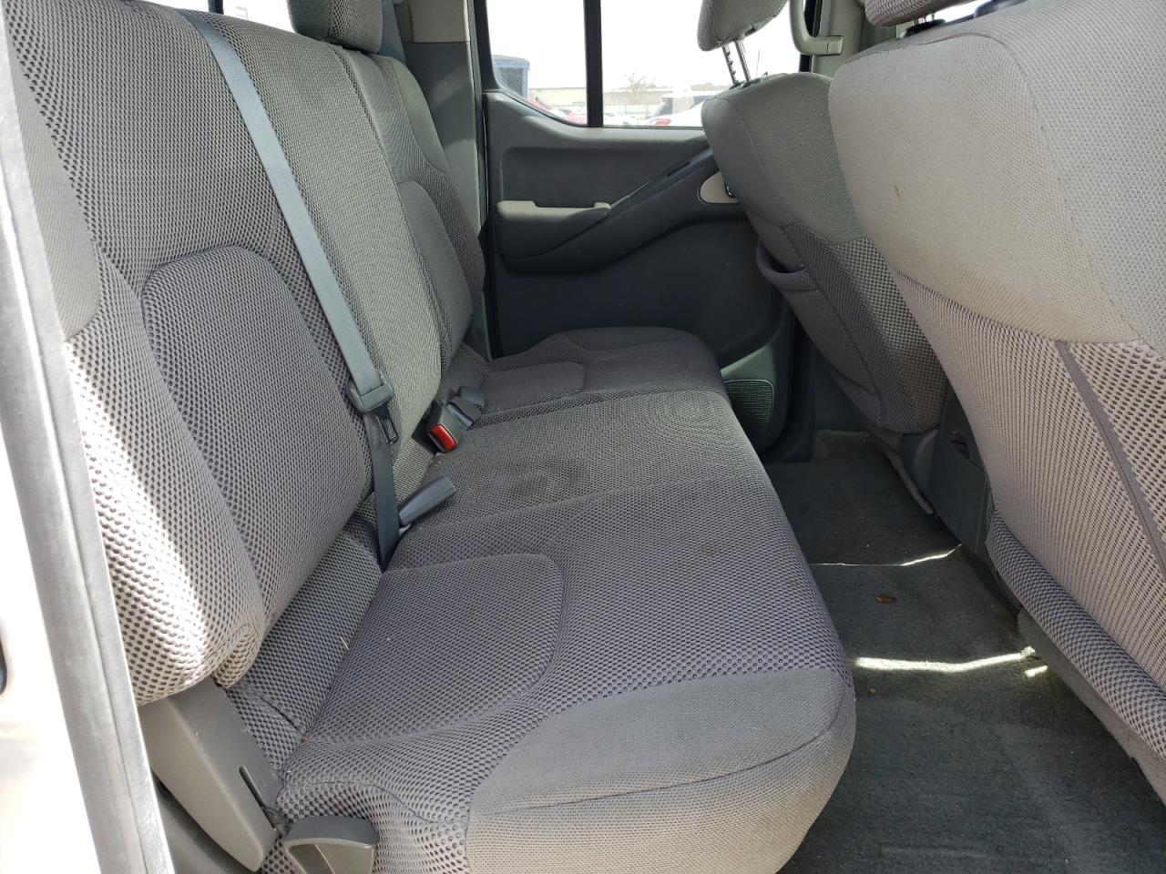 2015 Nissan Navara (Frontier) - Image 10