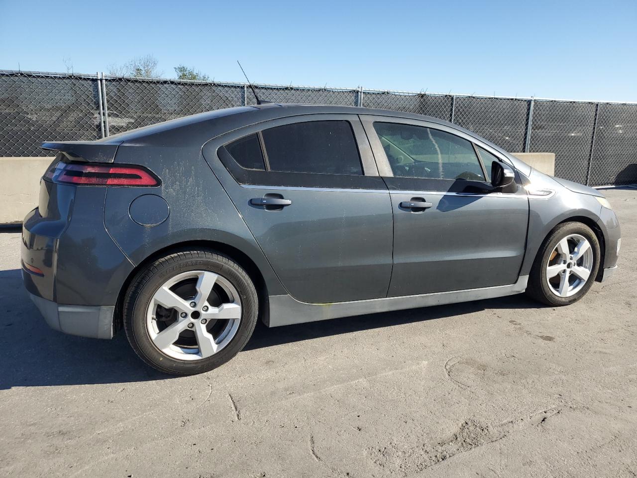 2012 Chevrolet Volt - Image 3
