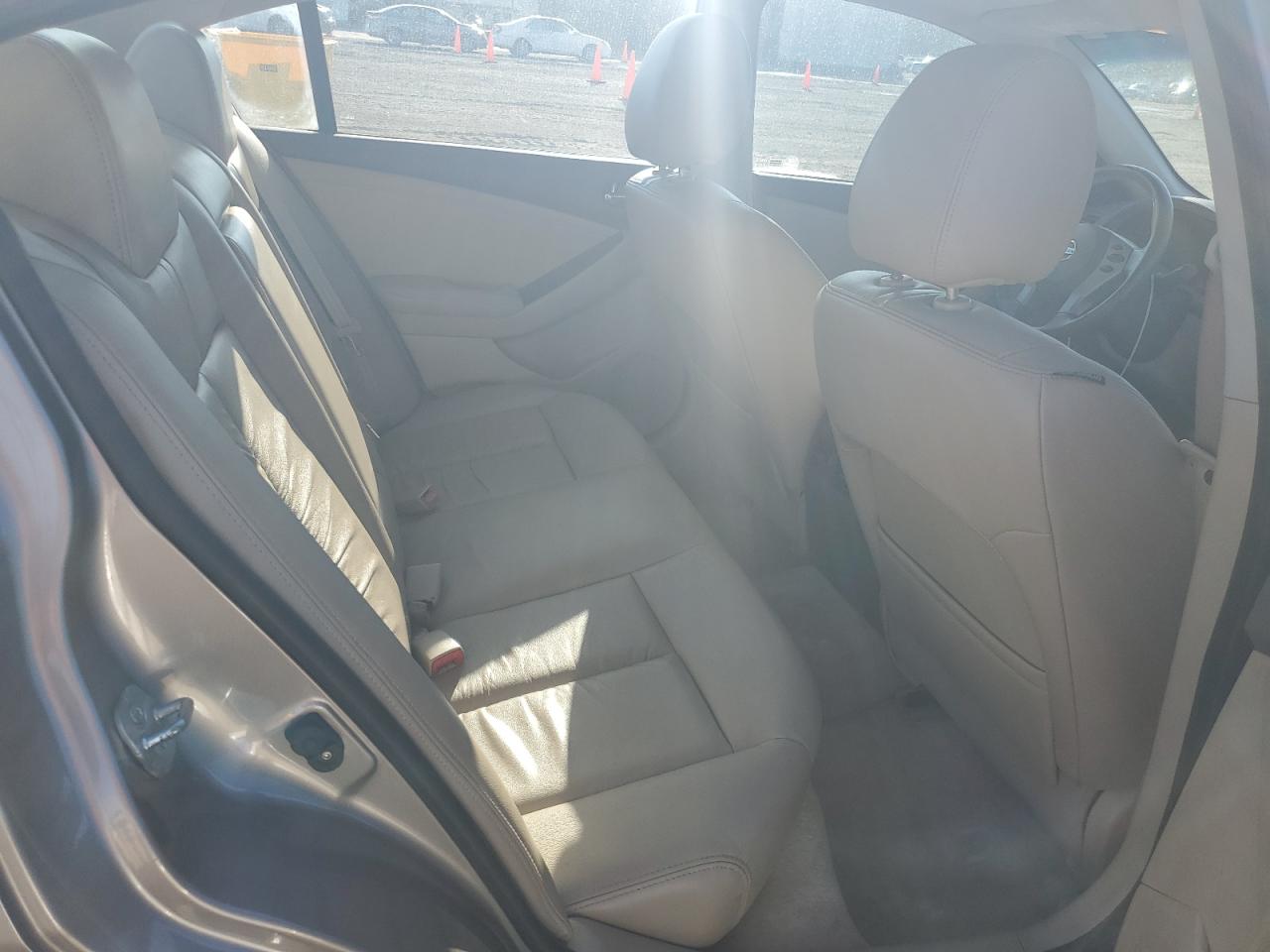 2011 Nissan Altima - Image 10