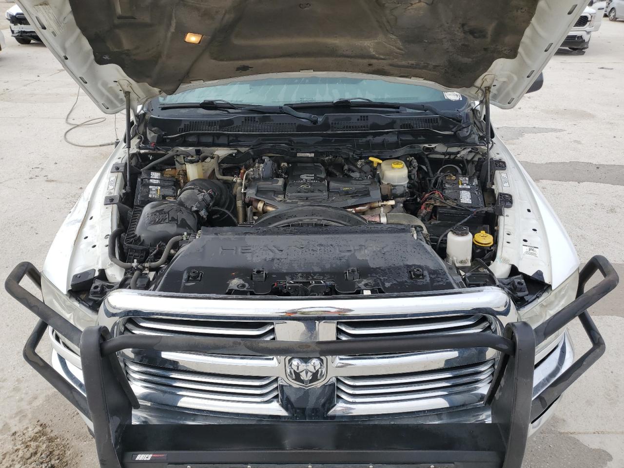 2014 RAM 3500 - Image 11