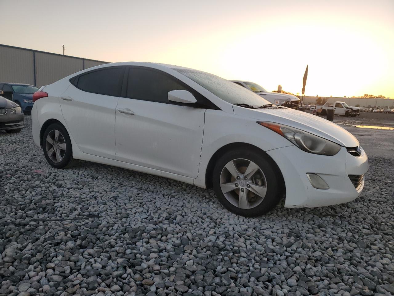 2013 Hyundai Elantra - Image 4