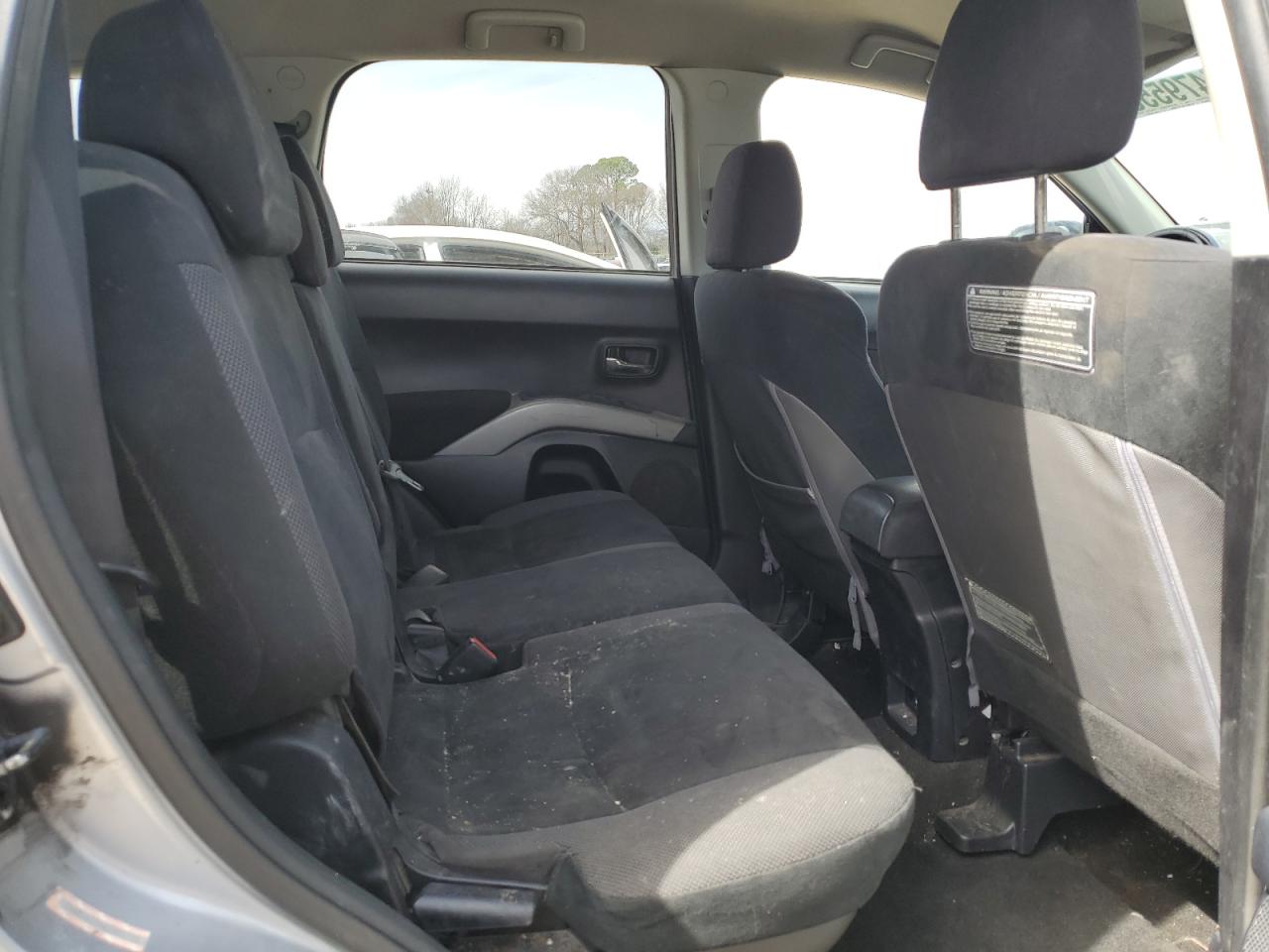 2008 Mitsubishi Outlander - Image 11