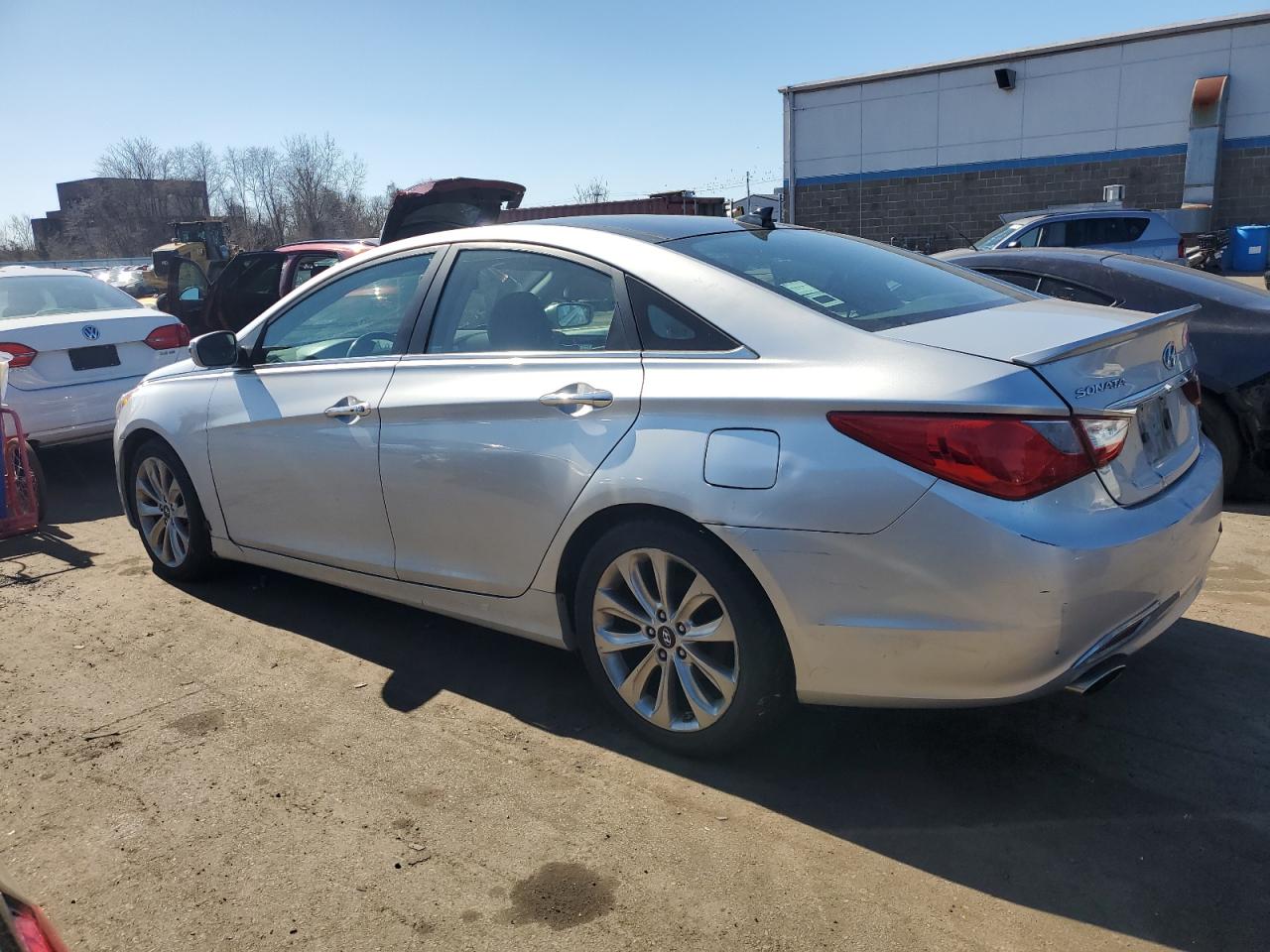 2012 Hyundai Sonata - Image 2