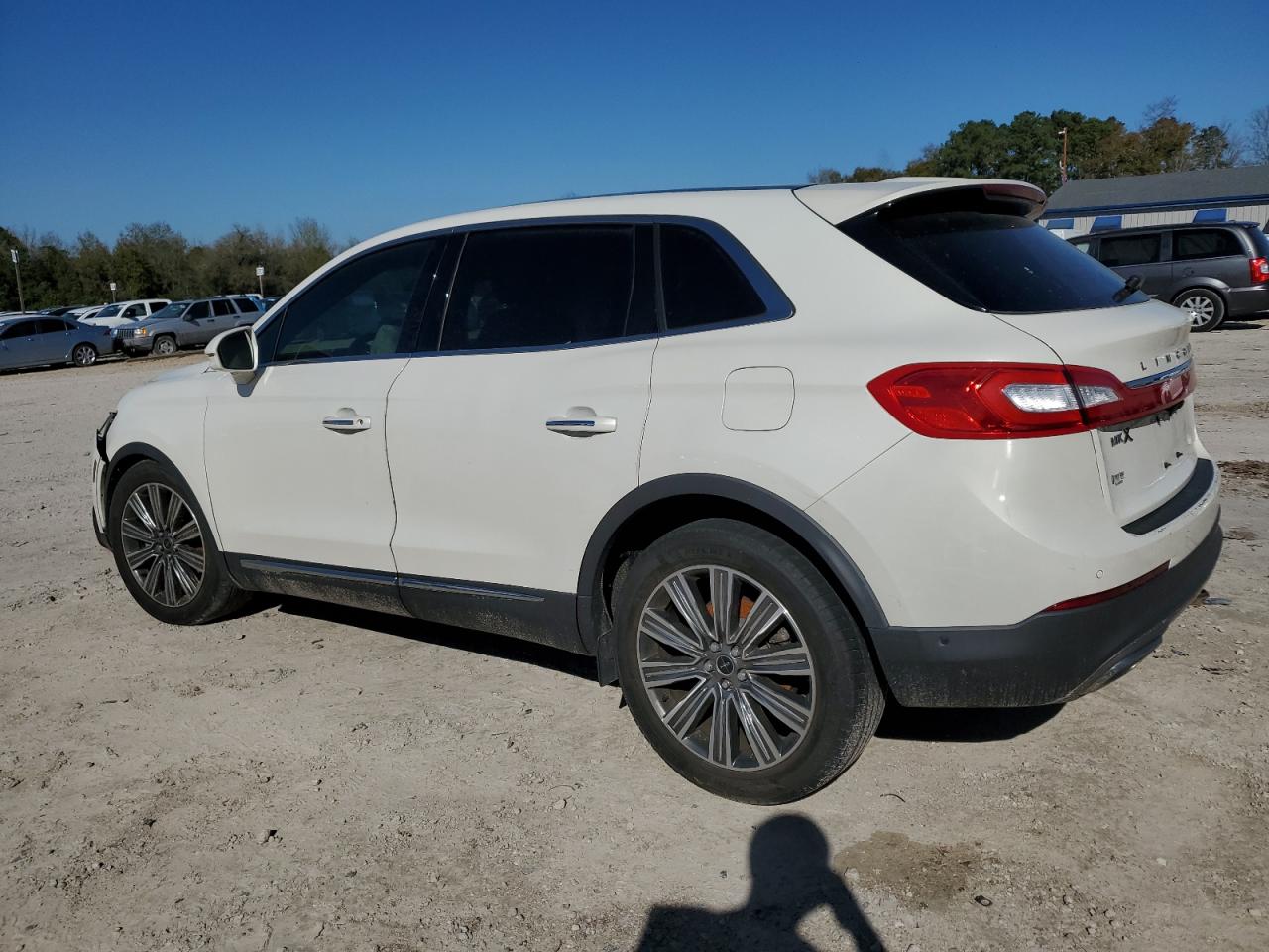 2016 Lincoln MKX - Image 2