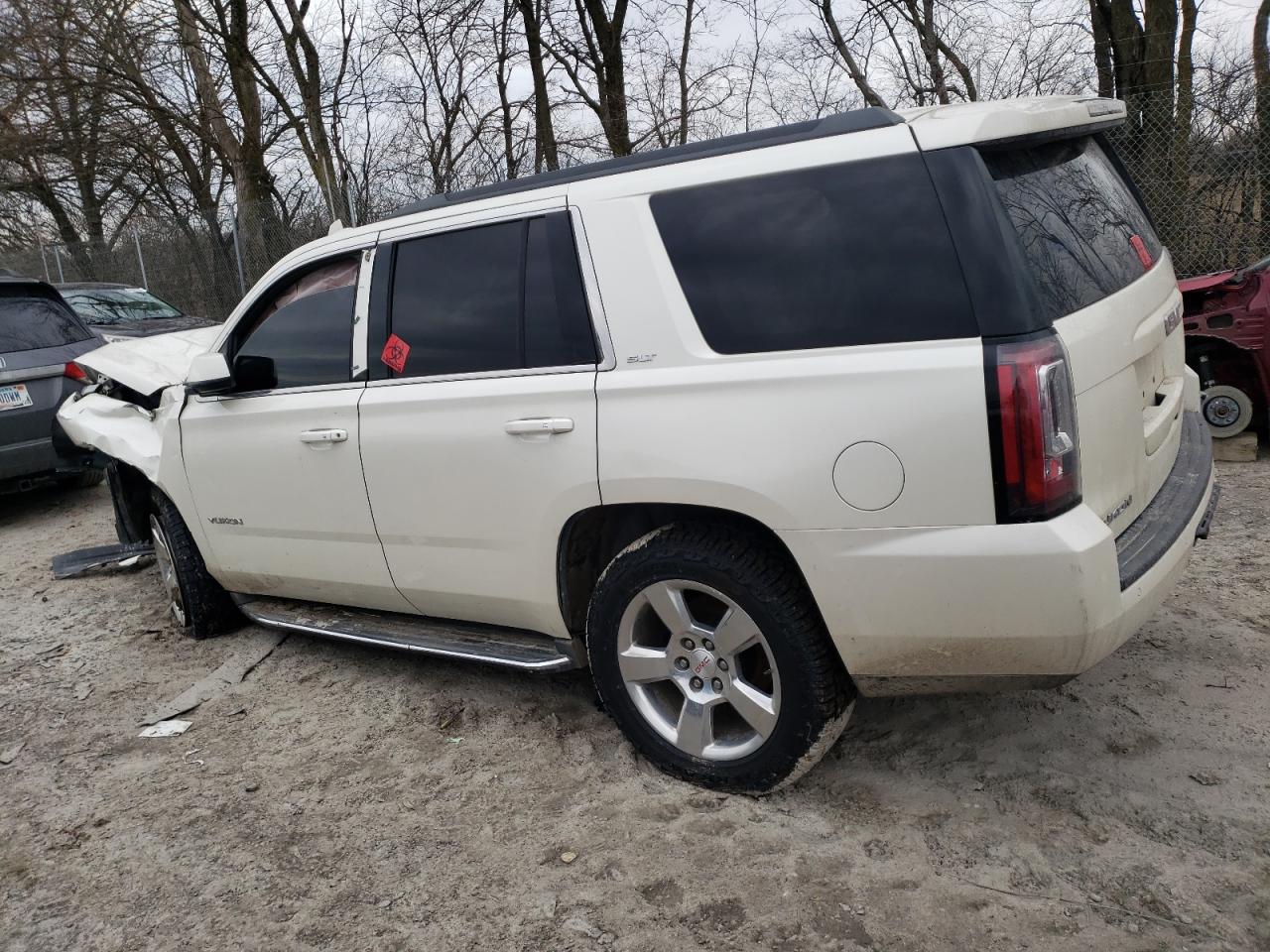 2015 GMC Yukon - Image 2