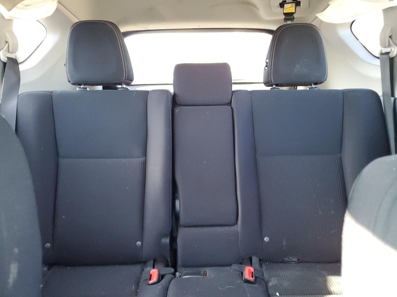 2015 Toyota RAV 4 - Image 10