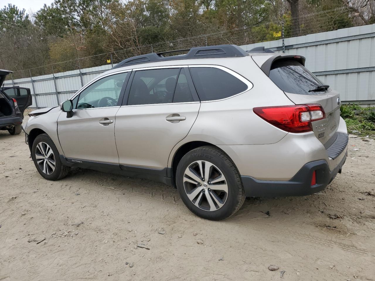 2019 Subaru Outback - Image 2
