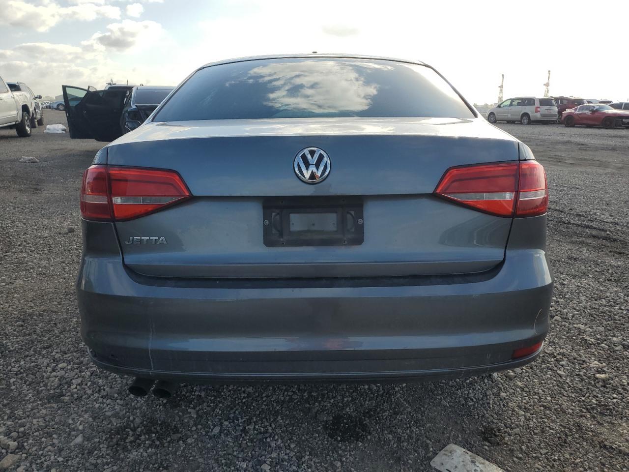 2015 Volkswagen Jetta - Image 6