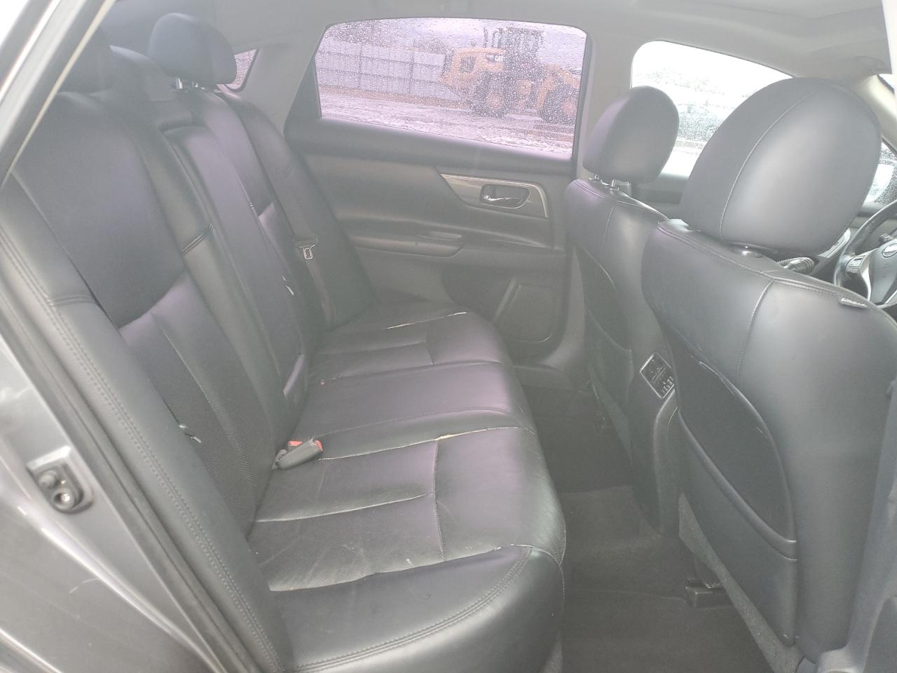 2015 Nissan Altima - Image 10