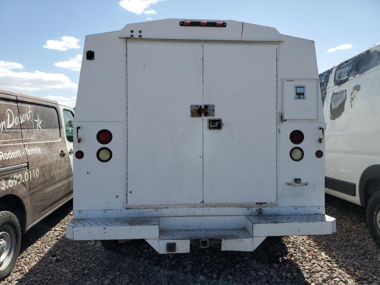 2003 Chevrolet Express - Image 6
