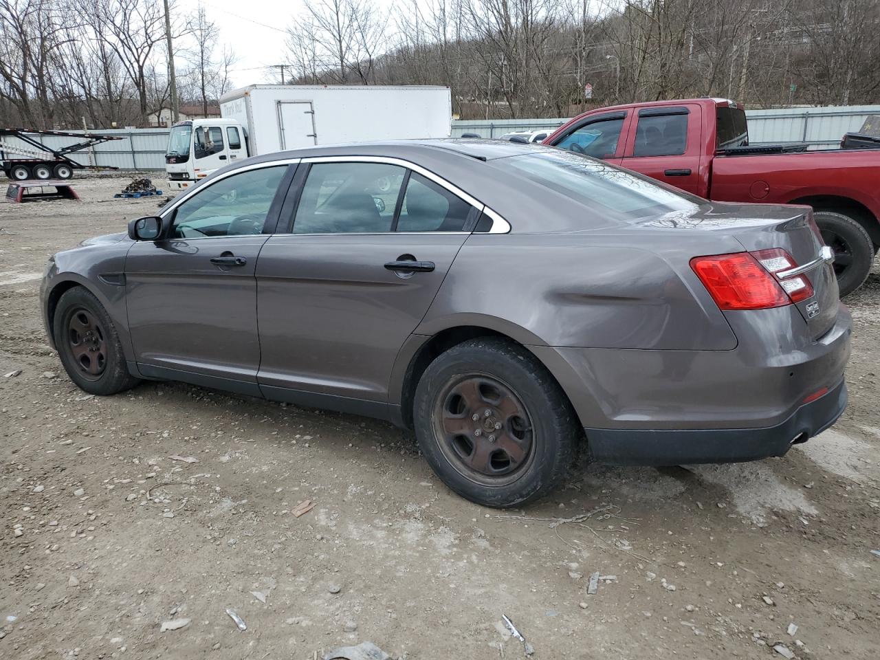 2015 Ford Taurus - Image 2
