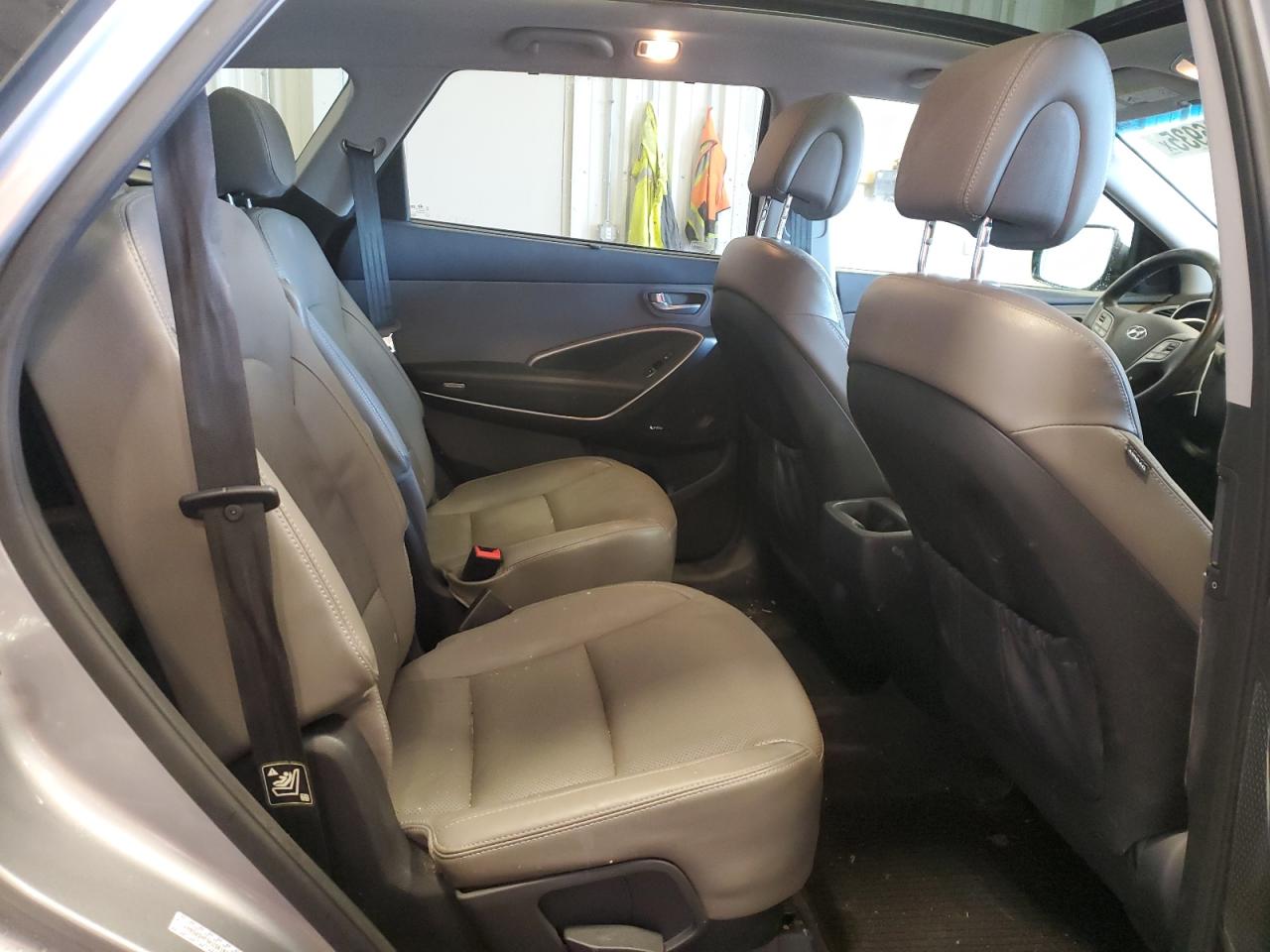 2019 Hyundai Santa Fe - Image 11