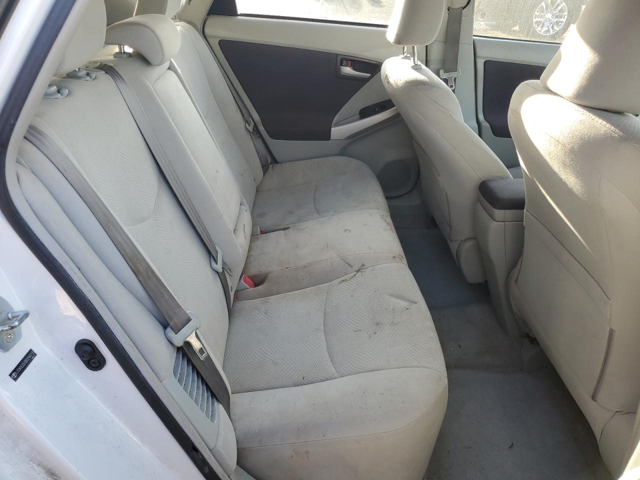 2011 Toyota Prius - Image 10