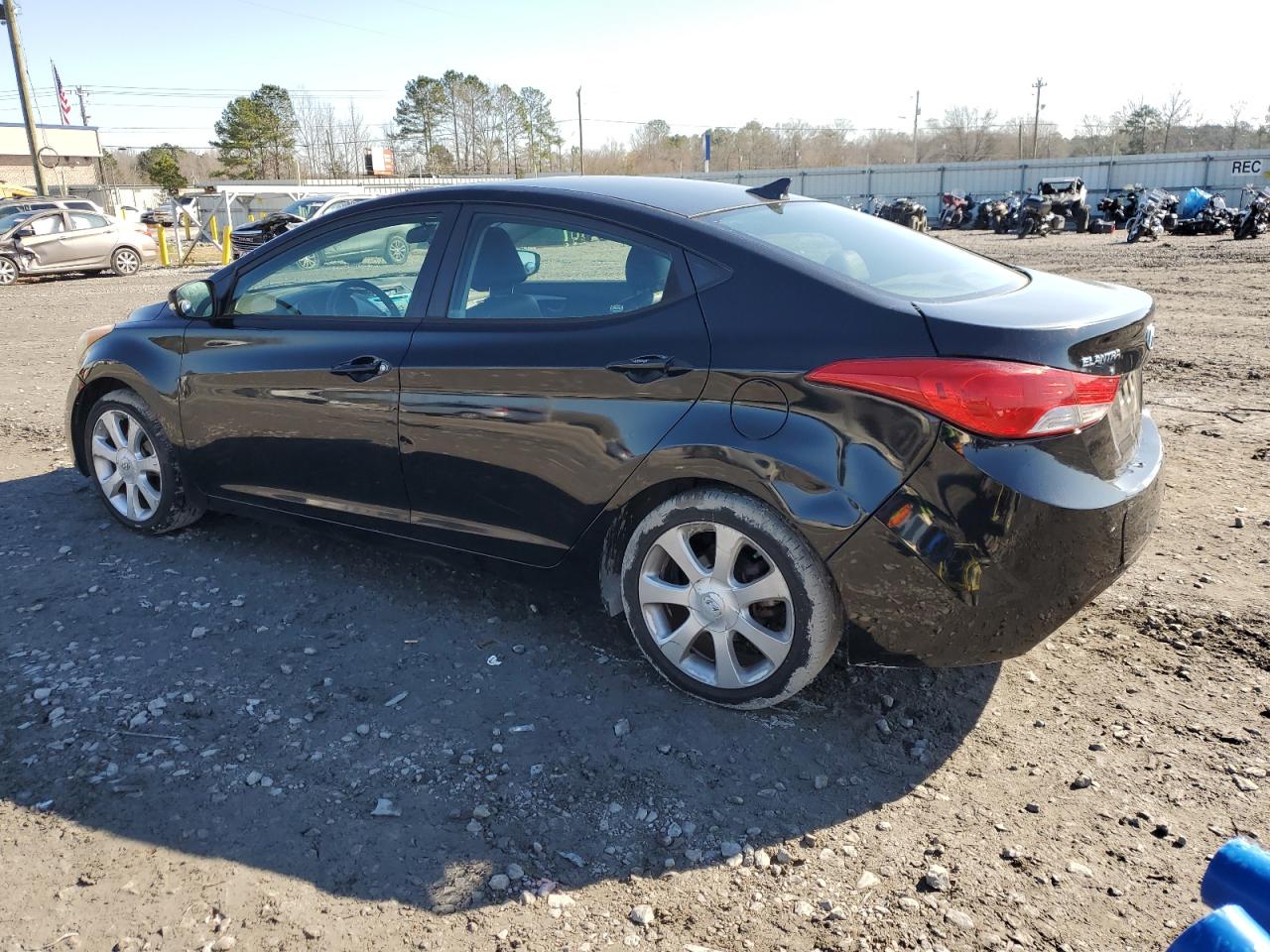 2011 Hyundai Elantra - Image 2