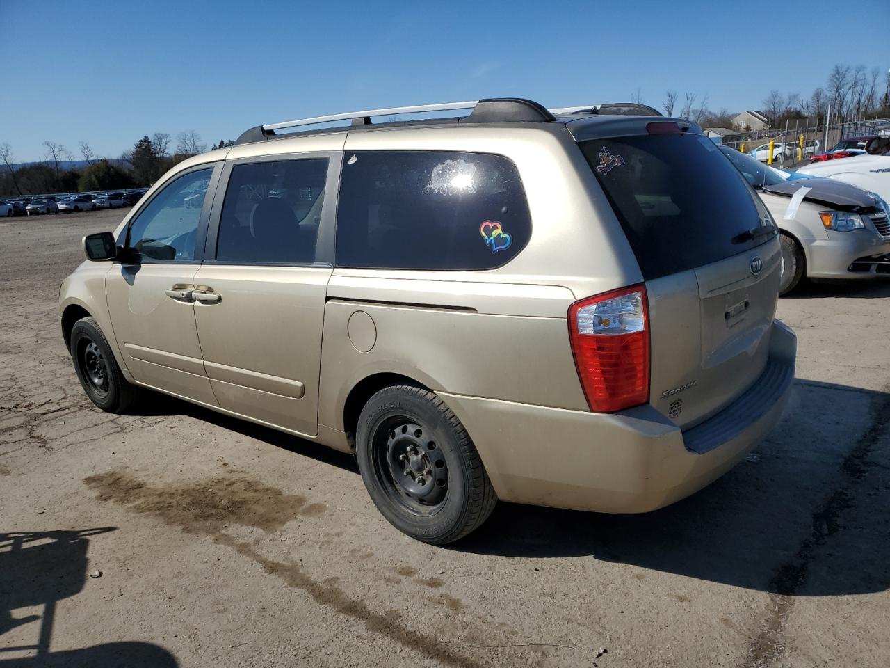 2009 Kia Sedona - Image 2