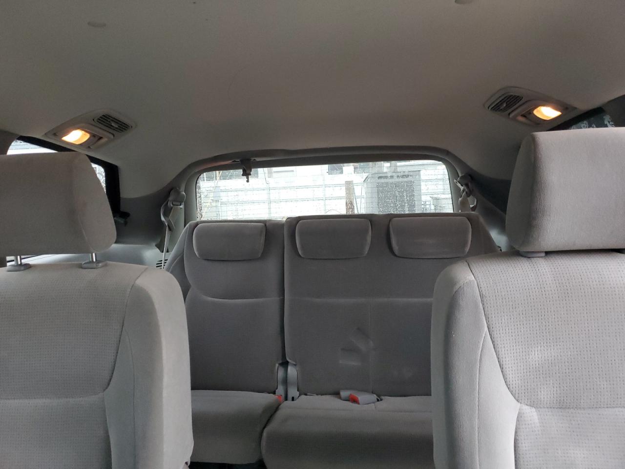 2005 Toyota Sienna - Image 10