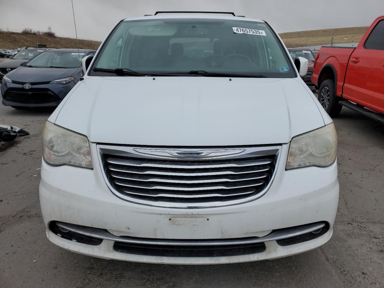2014 Chrysler Town & Country - Image 5