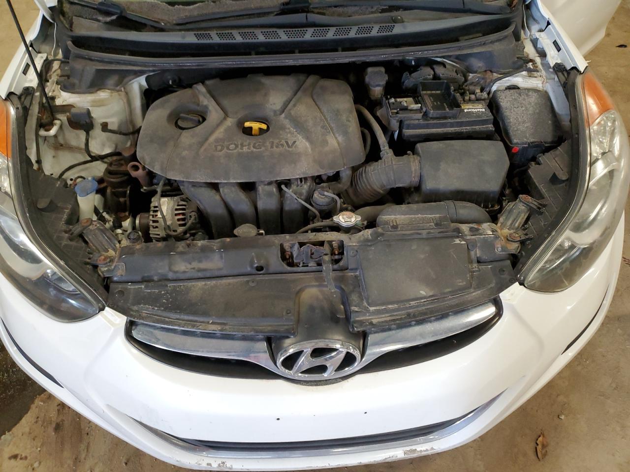 2013 Hyundai Elantra - Image 11