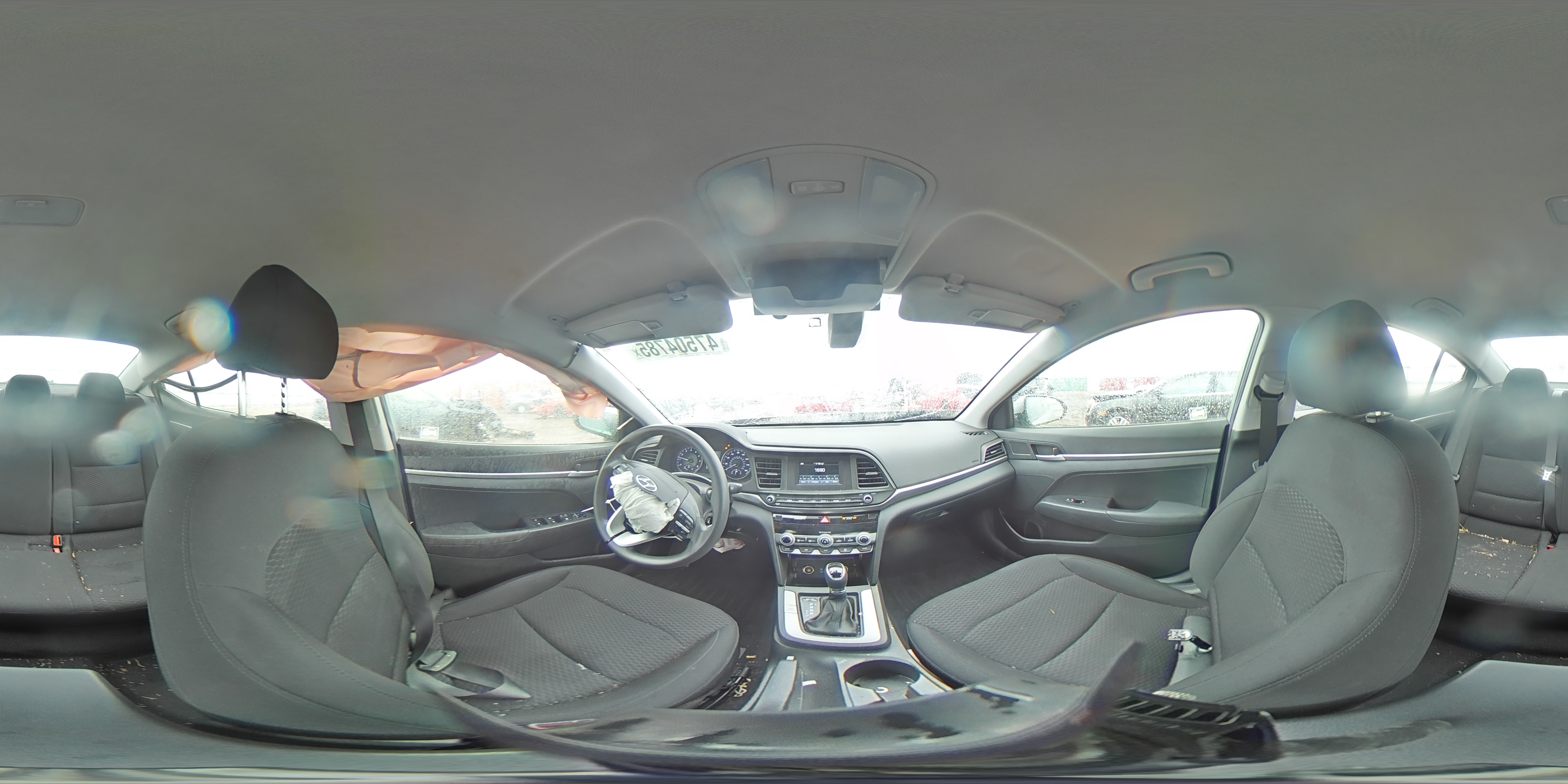 2020 Hyundai Elantra - Image 13