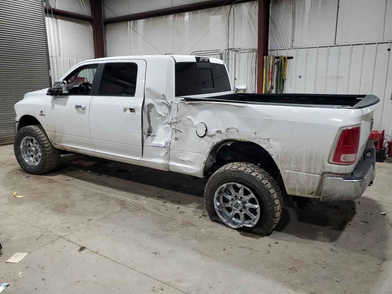 2017 RAM 2500 - Image 2