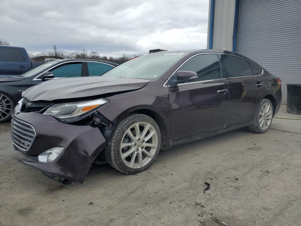 2014 Toyota Avalon - Image 1