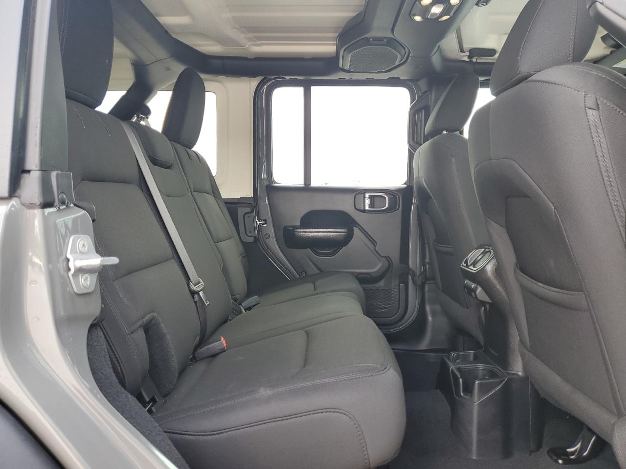 2019 Jeep Wrangler - Image 11