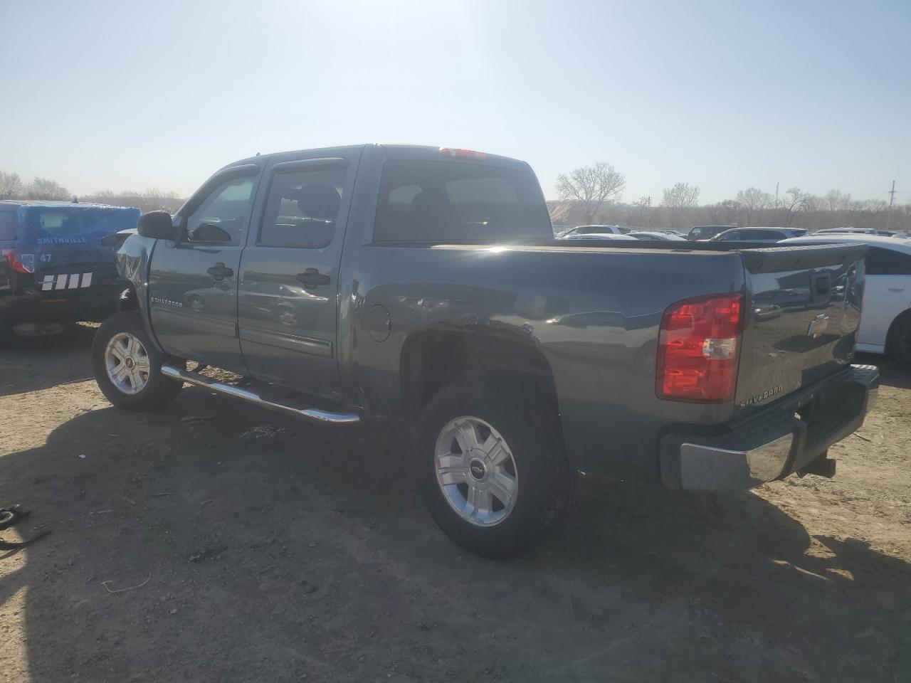 2009 Chevrolet Silverado - Image 2