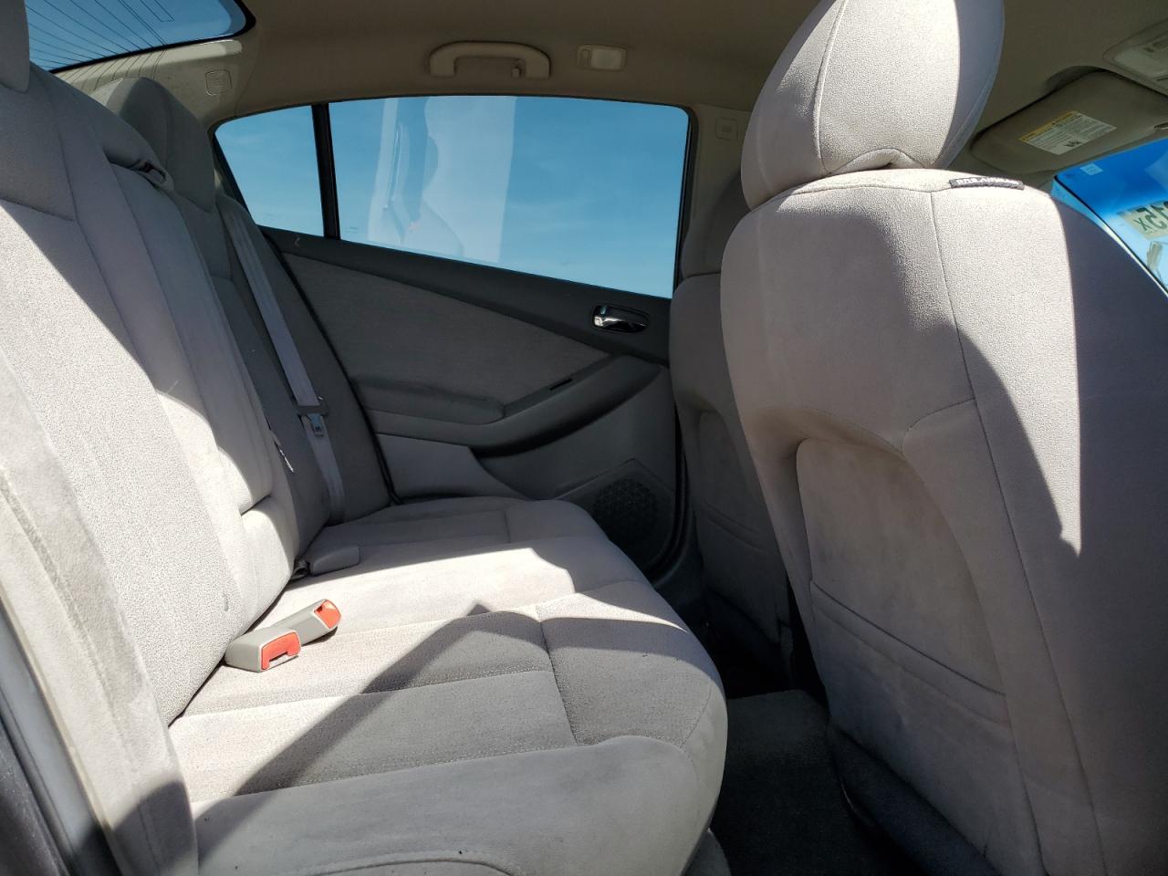 2010 Nissan Altima - Image 10