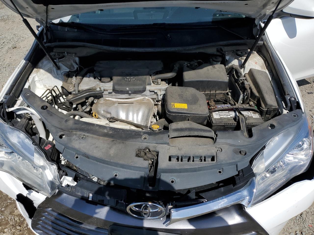 2015 Toyota Camry - Image 13