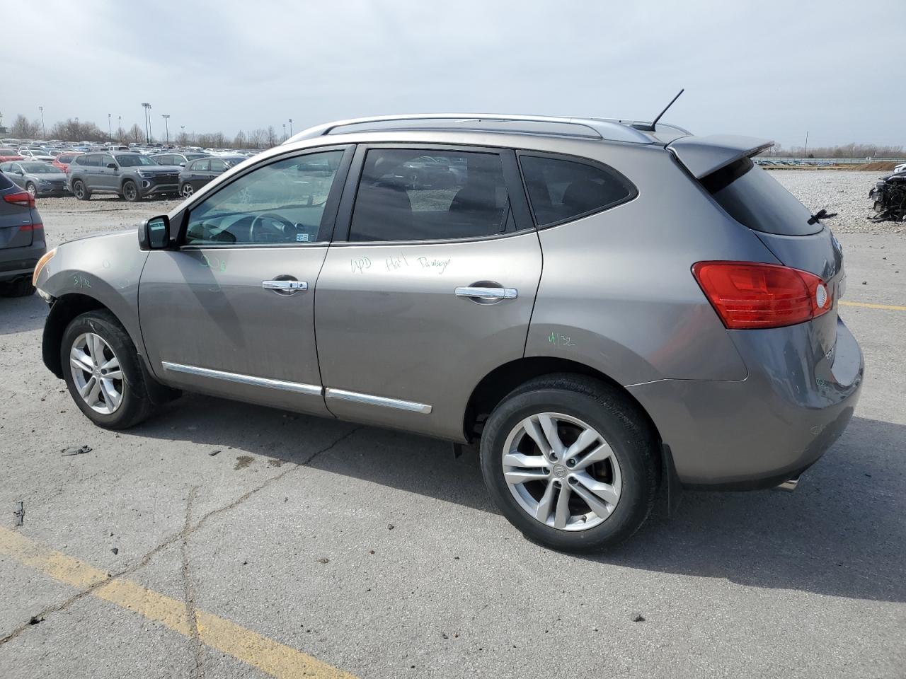2012 Nissan Rogue - Image 2