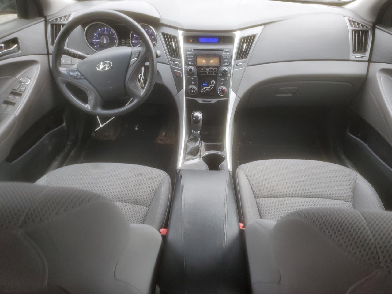 2012 Hyundai Sonata - Image 8