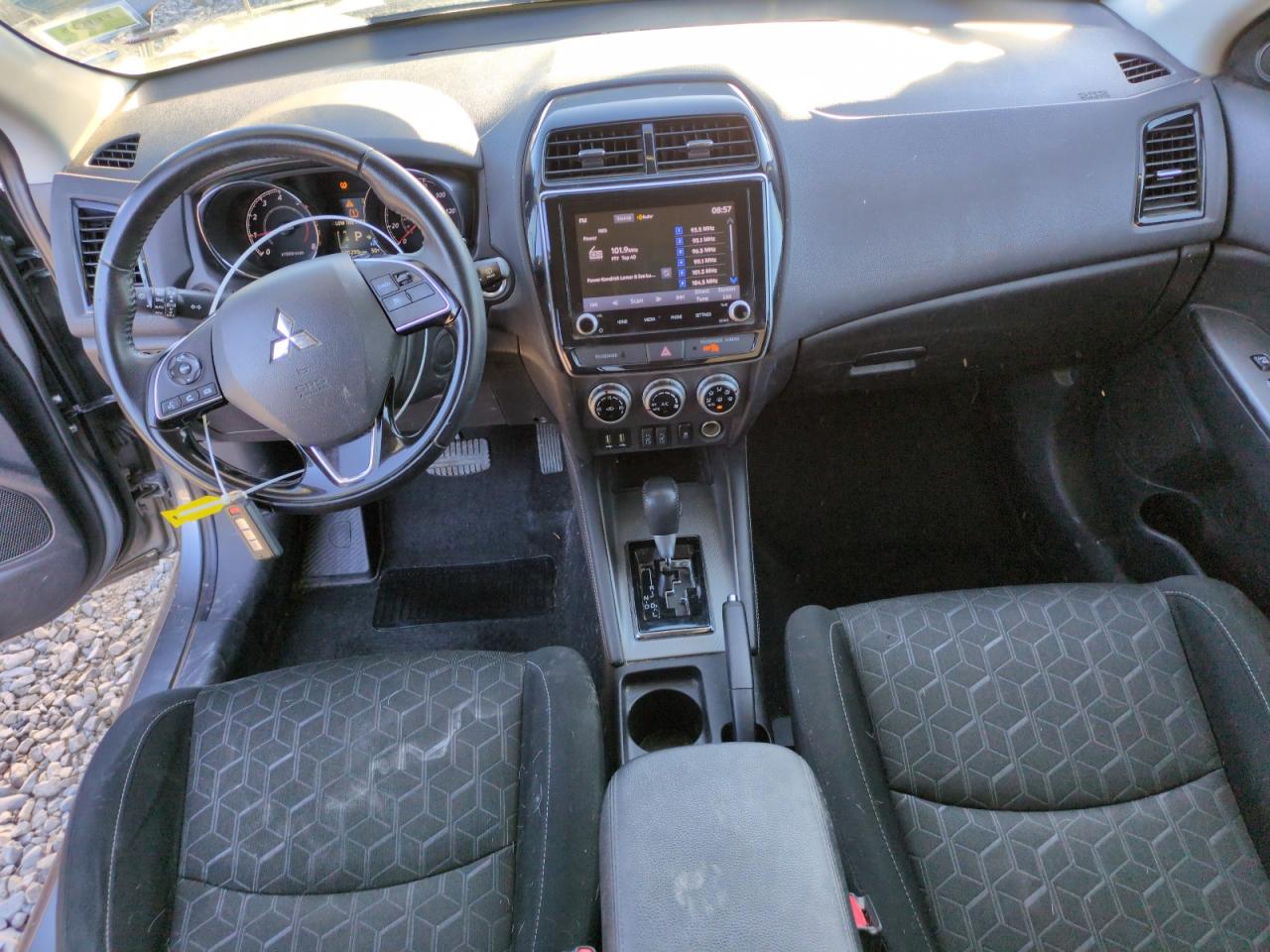 2021 Mitsubishi Outlander - Image 8