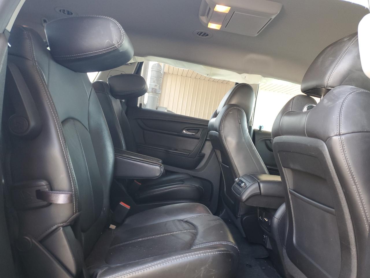 2014 Chevrolet Traverse - Image 11