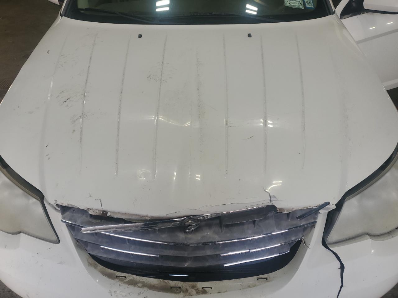 2009 Chrysler Sebring - Image 11