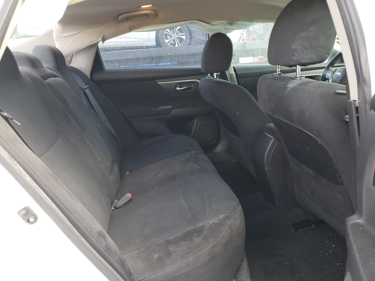 2015 Nissan Altima - Image 10