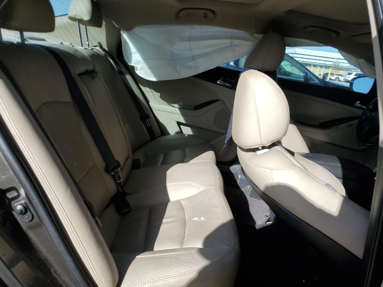 2012 Kia Optima - Image 10