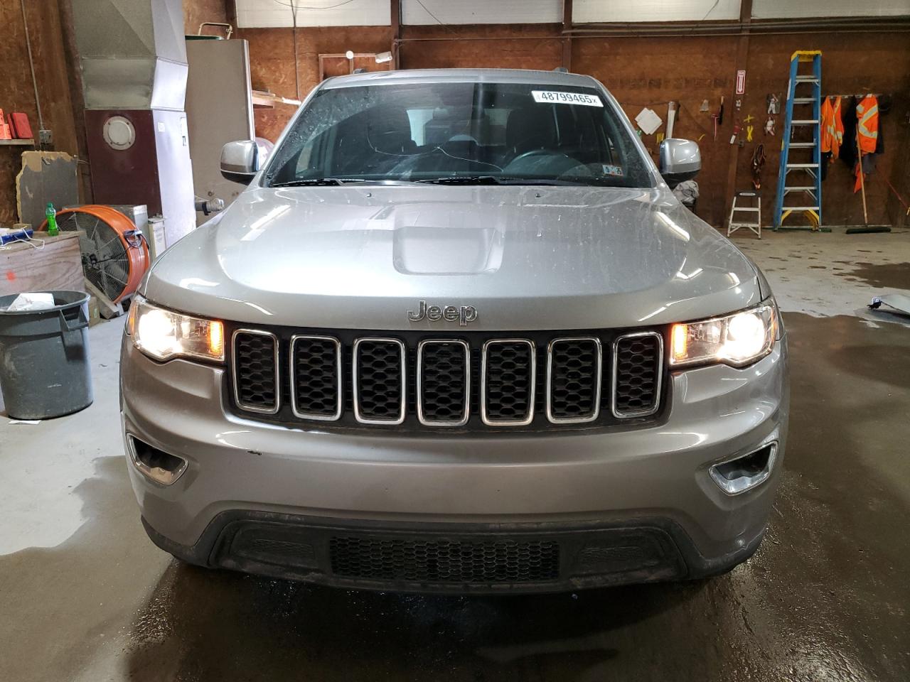 2018 Jeep Grand Cherokee - Image 5