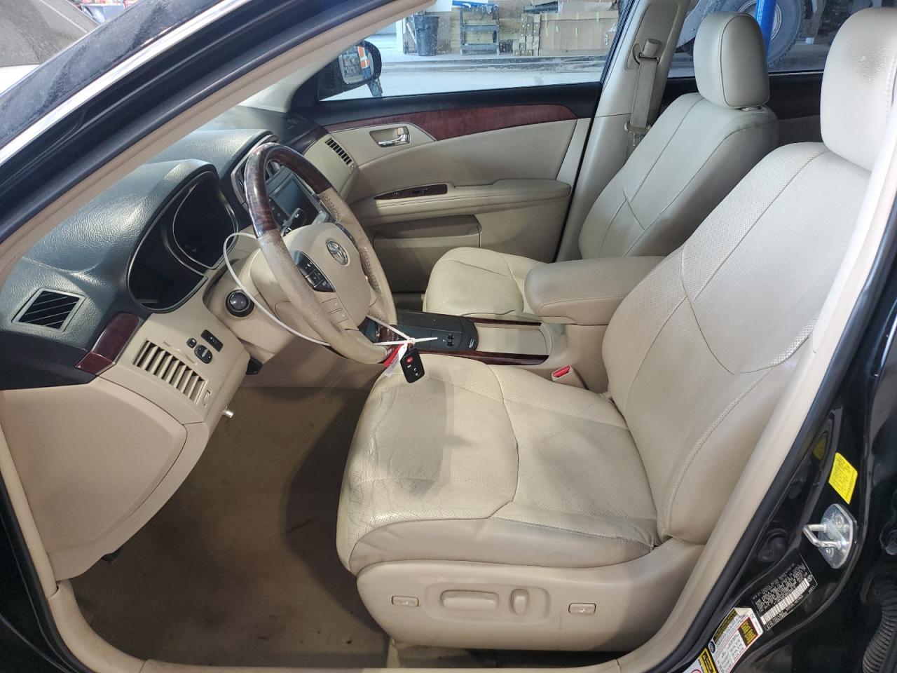 2011 Toyota Avalon - Image 7