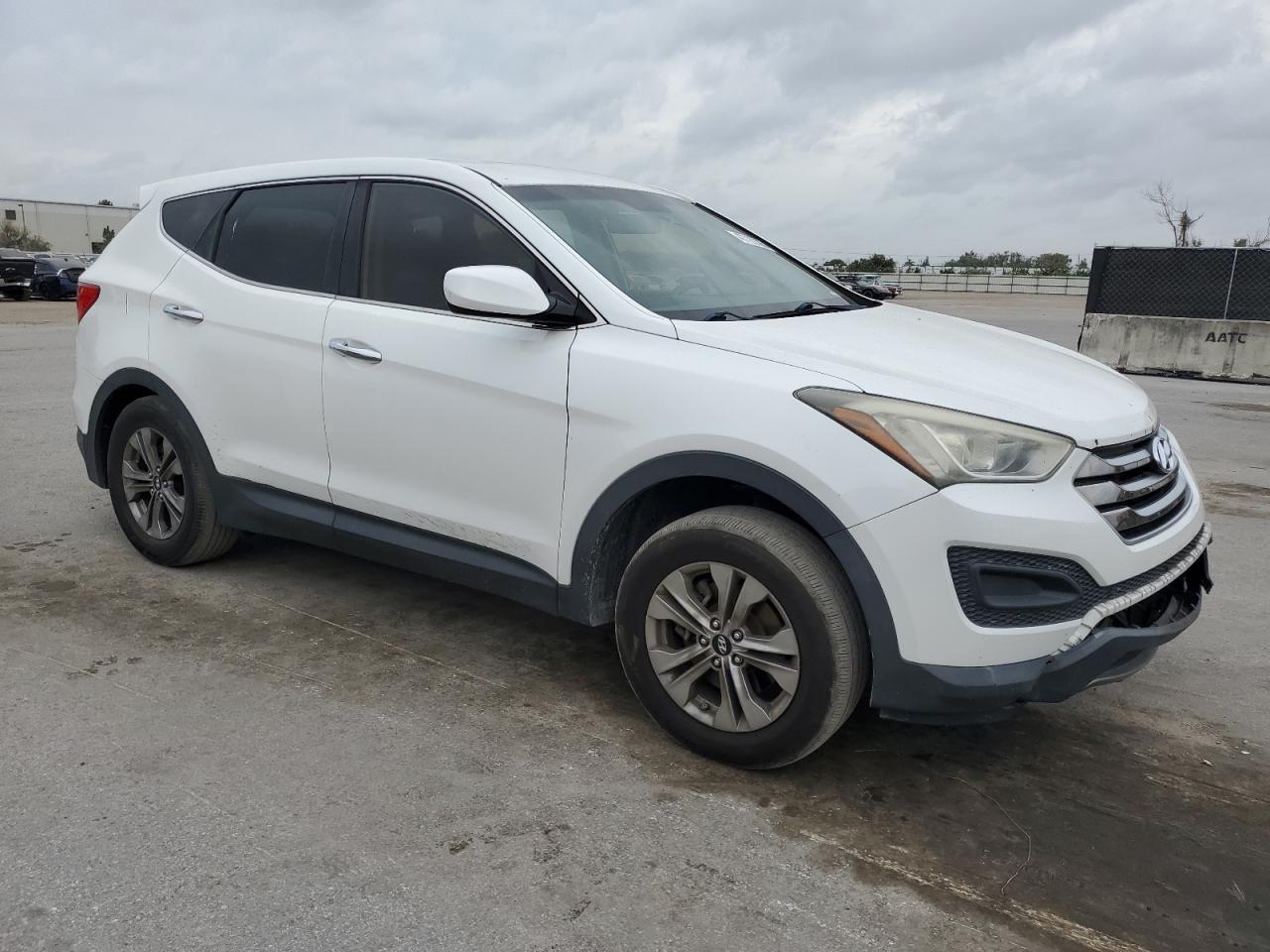 2015 Hyundai Santa Fe - Image 4