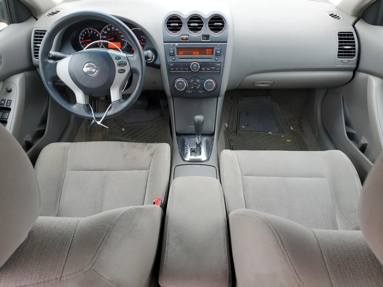 2010 Nissan Altima - Image 8