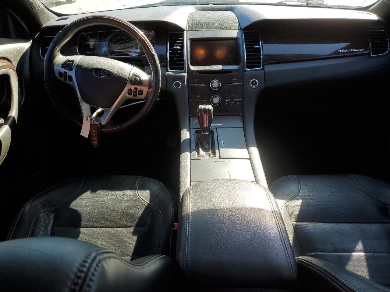 2015 Ford Taurus - Image 8