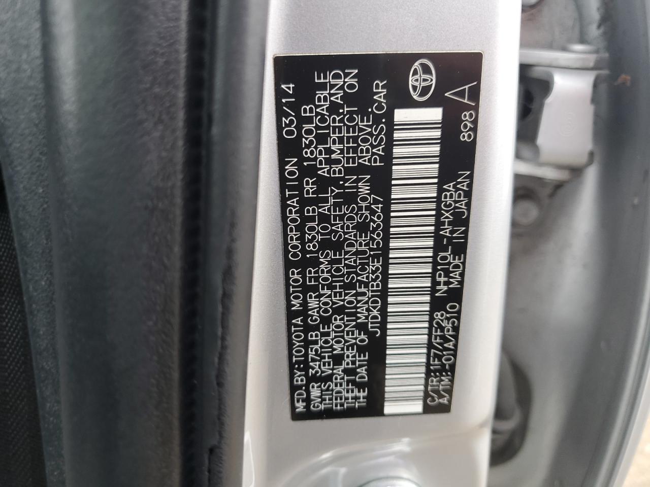 2014 Toyota Prius - Image 14
