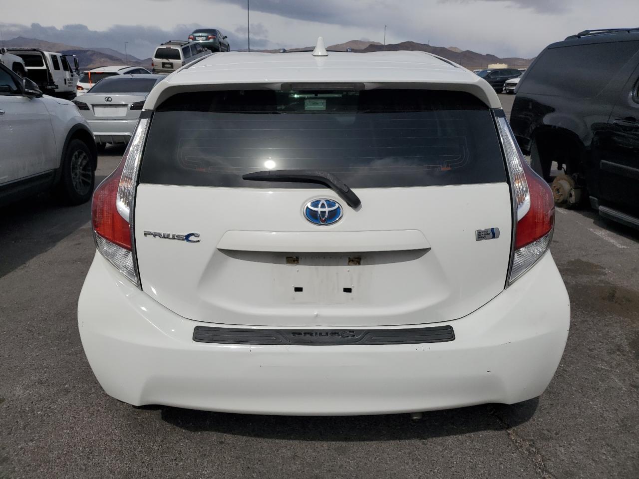 2016 Toyota Prius - Image 6