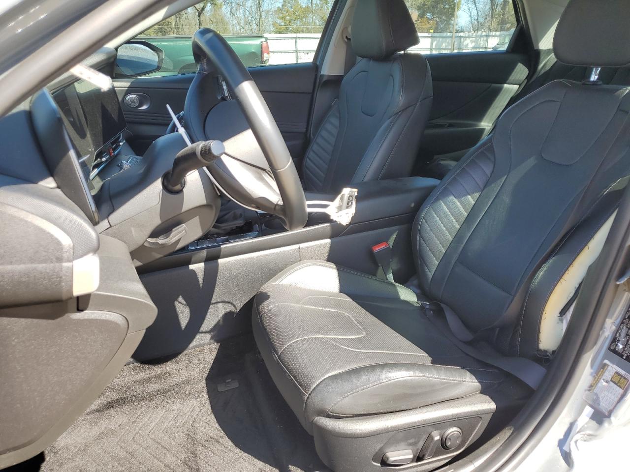 2022 Hyundai Elantra - Image 7
