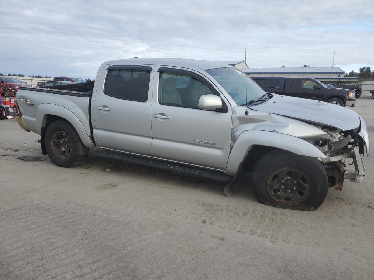 2011 Toyota Tacoma - Image 4